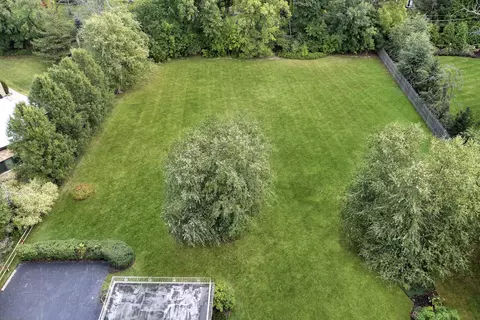 209 Wagner Rd, Northfield, IL 60093
