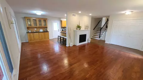 2025 Webster Ln, Des Plaines, IL 60018 photo 4