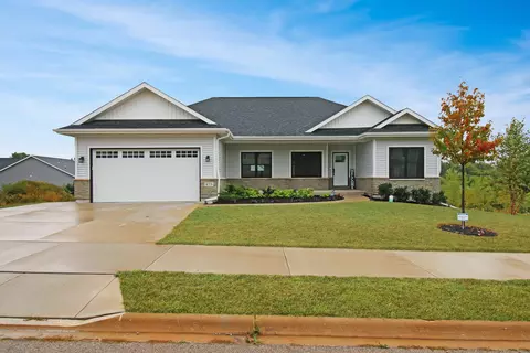 875 Mildred Dr, Marengo, IL 60152