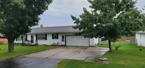 24075 Kane Dr, Sterling, IL 61081