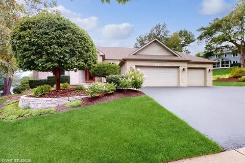 5230 Golden Hawk Rd, Richmond, IL 60071
