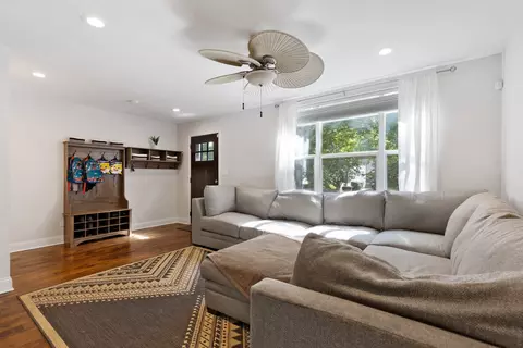 1220 E 63rd St, Chicago, IL 60637 photo 2