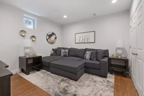 1220 E 63rd St, Chicago, IL 60637 photo 17