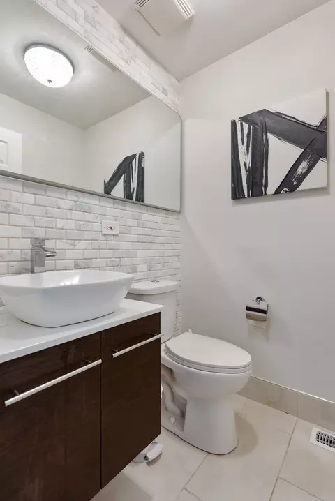 1220 E 63rd St, Chicago, IL 60637 photo 9
