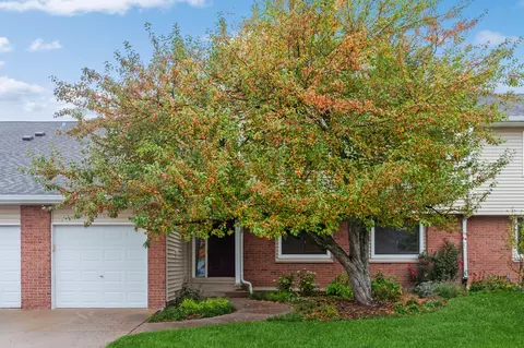 118 Autumn Ct #118, Buffalo Grove, IL 60089
