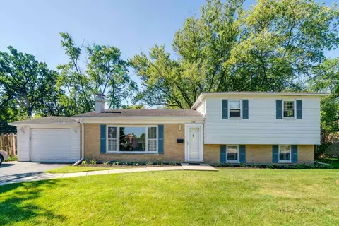 3841 Lindenwood Ln, Glenview, IL 60025