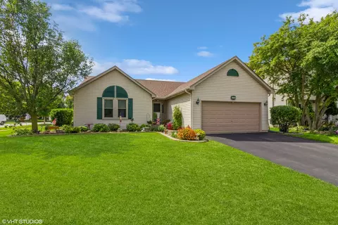 3751 Baybrook Dr, Aurora, IL 60504