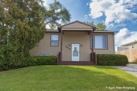 1012 Lotus Dr, Round Lake Beach, IL 60073