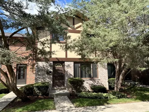 1 S278 Windsor Ln, Villa Park, IL 60181