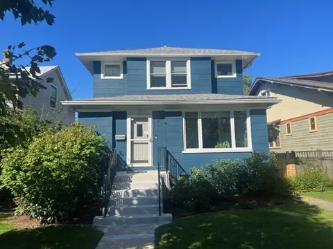 821 N Harvey Ave, Oak Park, IL 60304