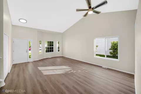 7009 Sahara Dr, Plainfield, IL 60586 photo 2