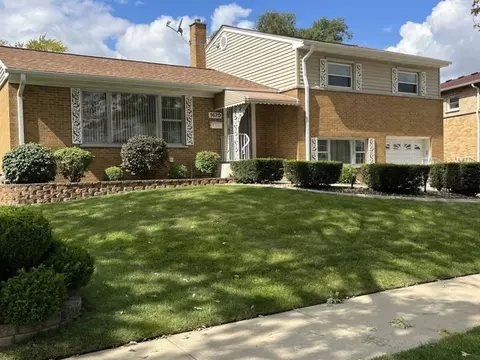 1670 Channing Ct, Melrose Park, IL 60160