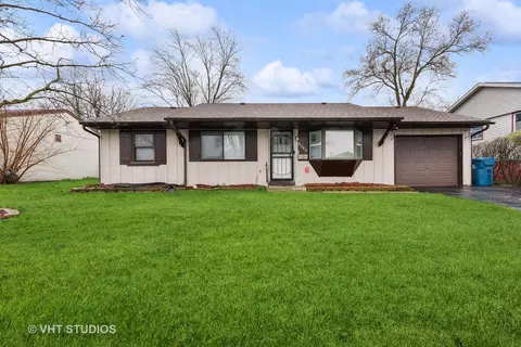 4549 S Churchill Dr, Richton Park, IL 60471