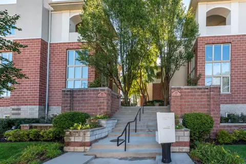 210 Des Plaines Ave #E, Forest Park, IL 60130
