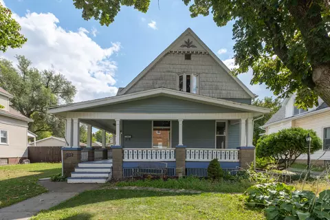 1312 W Olive St, Bloomington, IL 61701