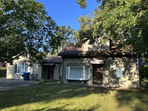 4 N380 Maple Ave, Addison, IL 60101