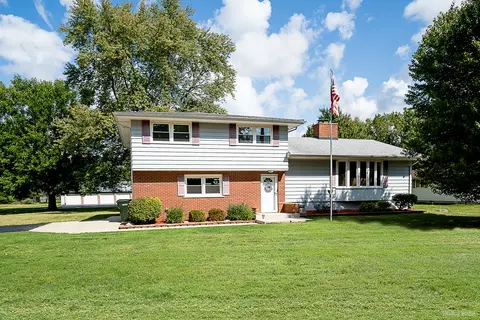 600 W 1st St, Braidwood, IL 60408