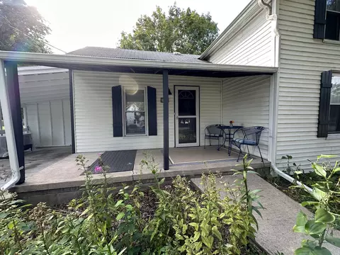 511 N Center St, Gridley, IL 61744 photo 3