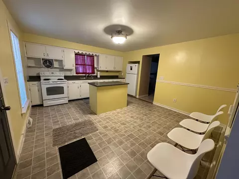 511 N Center St, Gridley, IL 61744 photo 4