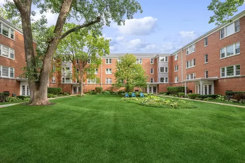 404 Laurel Ave #3E, Wilmette, IL 60091