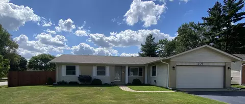 201 Parkchester Rd, Elk Grove Village, IL 60007