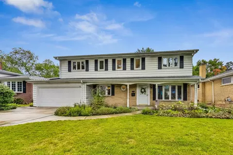 105 W Orchard Pl, Mount Prospect, IL 60056