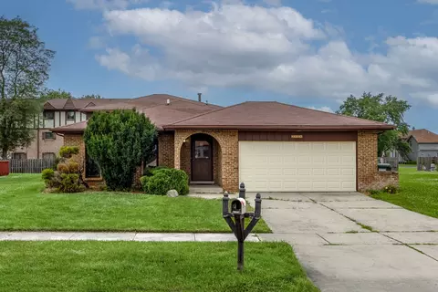2808 Lake Park Dr, Lynwood, IL 60411