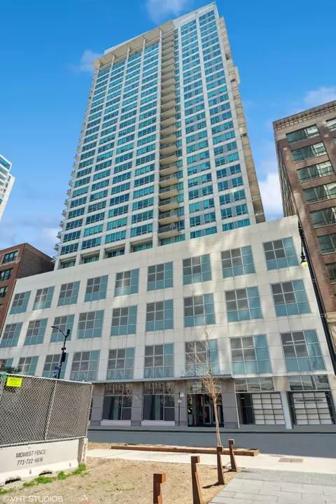 701 S Wells St #3202, Chicago, IL 60607