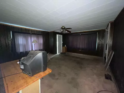 645 E Young Ave, Hoopeston, IL 60942 photo 8