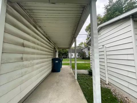 645 E Young Ave, Hoopeston, IL 60942 photo 21