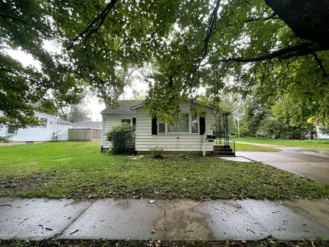 645 E Young Ave, Hoopeston, IL 60942 photo 4
