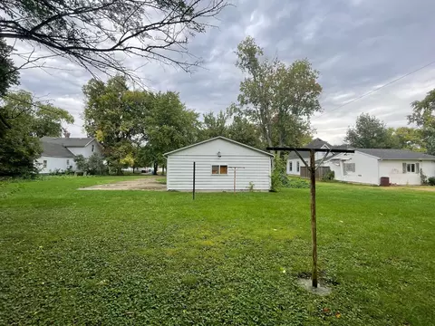 645 E Young Ave, Hoopeston, IL 60942 photo 24
