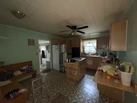 645 E Young Ave, Hoopeston, IL 60942 photo 10