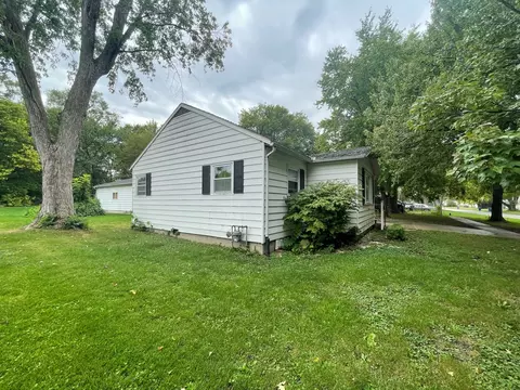 645 E Young Ave, Hoopeston, IL 60942 photo 25