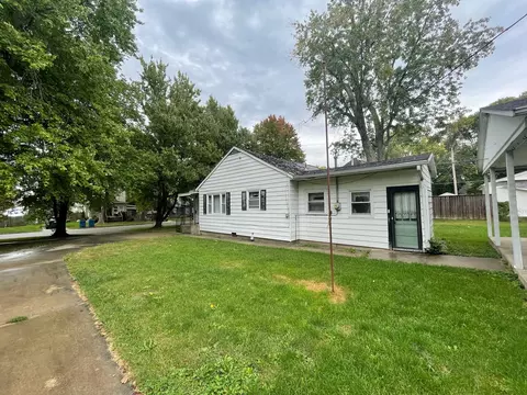 645 E Young Ave, Hoopeston, IL 60942 photo 22