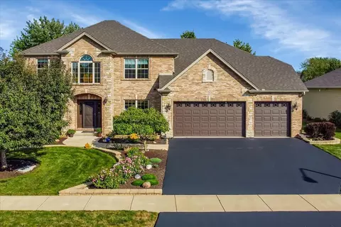 522 Birchwood Dr, Yorkville, IL 60560