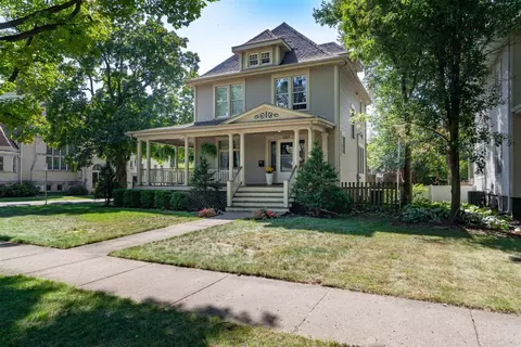1217 E Grove St, Bloomington, IL 61701