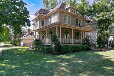 1217 E Grove St, Bloomington, IL 61701 photo 33