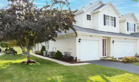 1352 Remington Dr, Volo, IL 60020