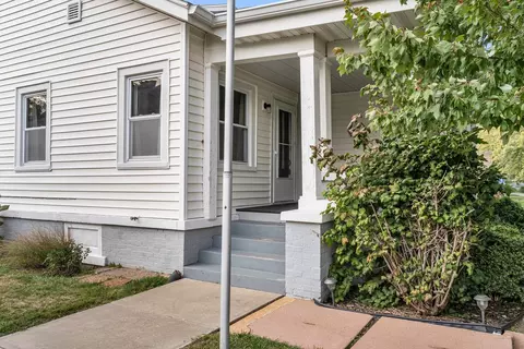 417 4th St, Illiopolis, IL 62539