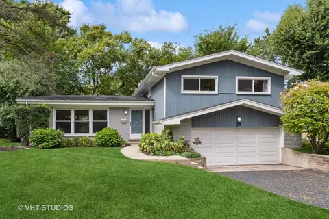 201 Hibbard Rd, Wilmette, IL 60091