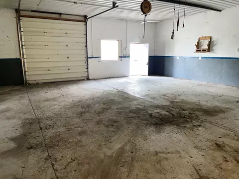 202 E North St, Colfax, IL 61728 photo 14
