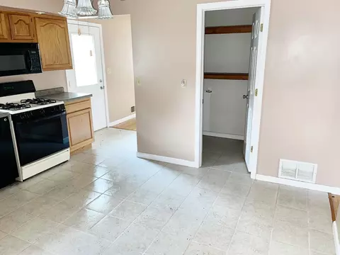 202 E North St, Colfax, IL 61728 photo 17