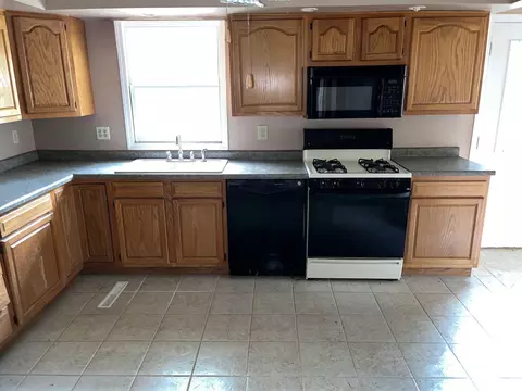 202 E North St, Colfax, IL 61728 photo 18