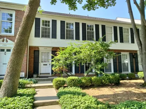 1505 Walters Ave, Northbrook, IL 60062
