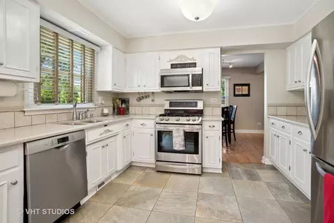 642 E Central Ave, Lombard, IL 60148 photo 8