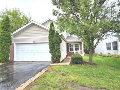21522 Gray Wing Dr, Crest Hill, IL 60435
