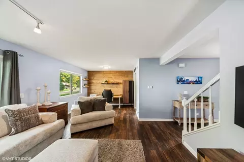 1790 Delaware Trl, Wheeling, IL 60090 photo 8