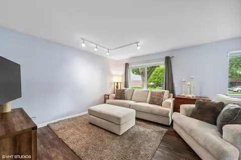 1790 Delaware Trl, Wheeling, IL 60090 photo 5