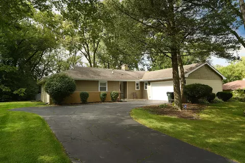 1730 Lake Dr, Flossmoor, IL 60422